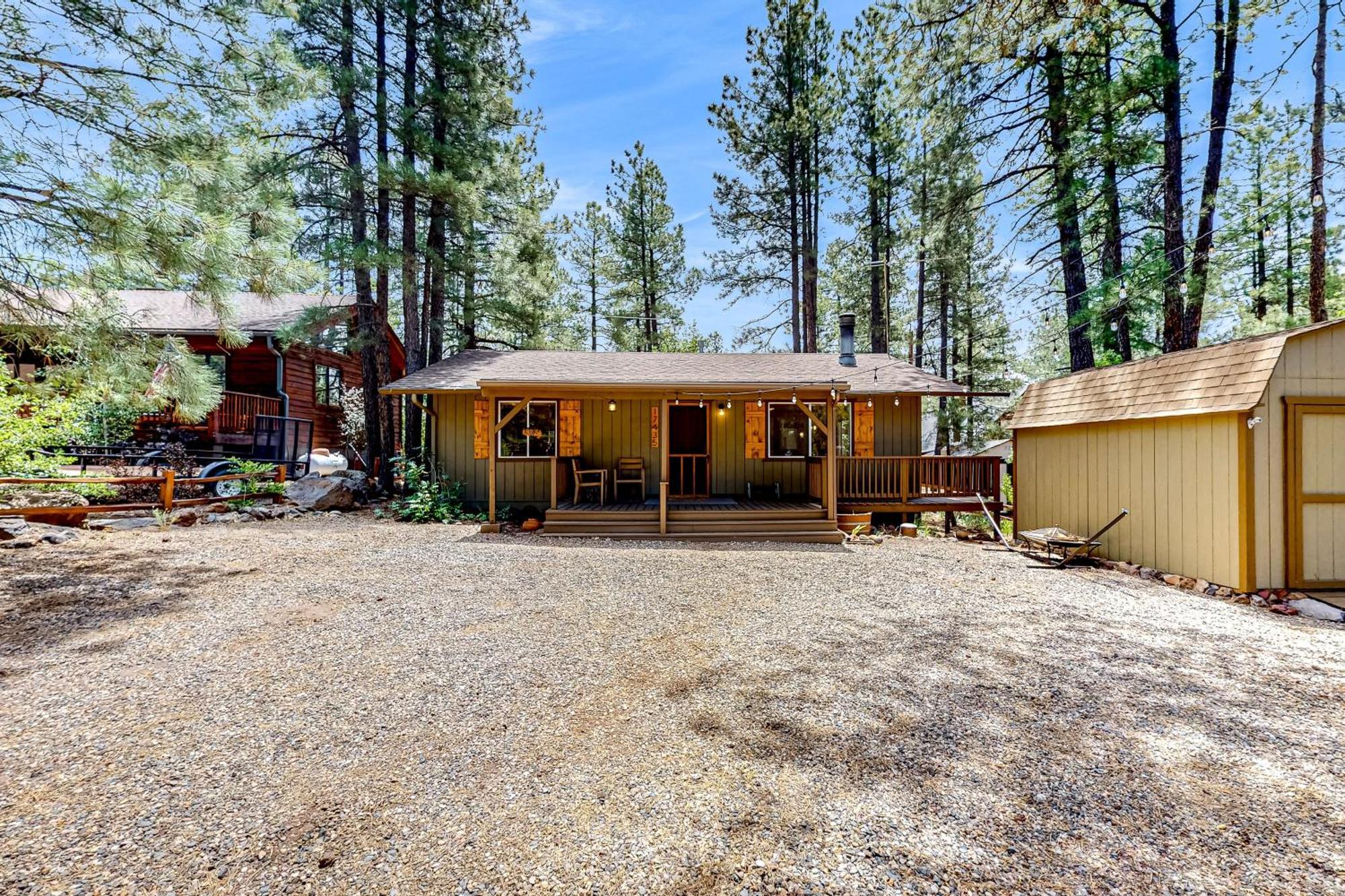 The Cozy Green Cabin Villa Munds Park Exterior photo