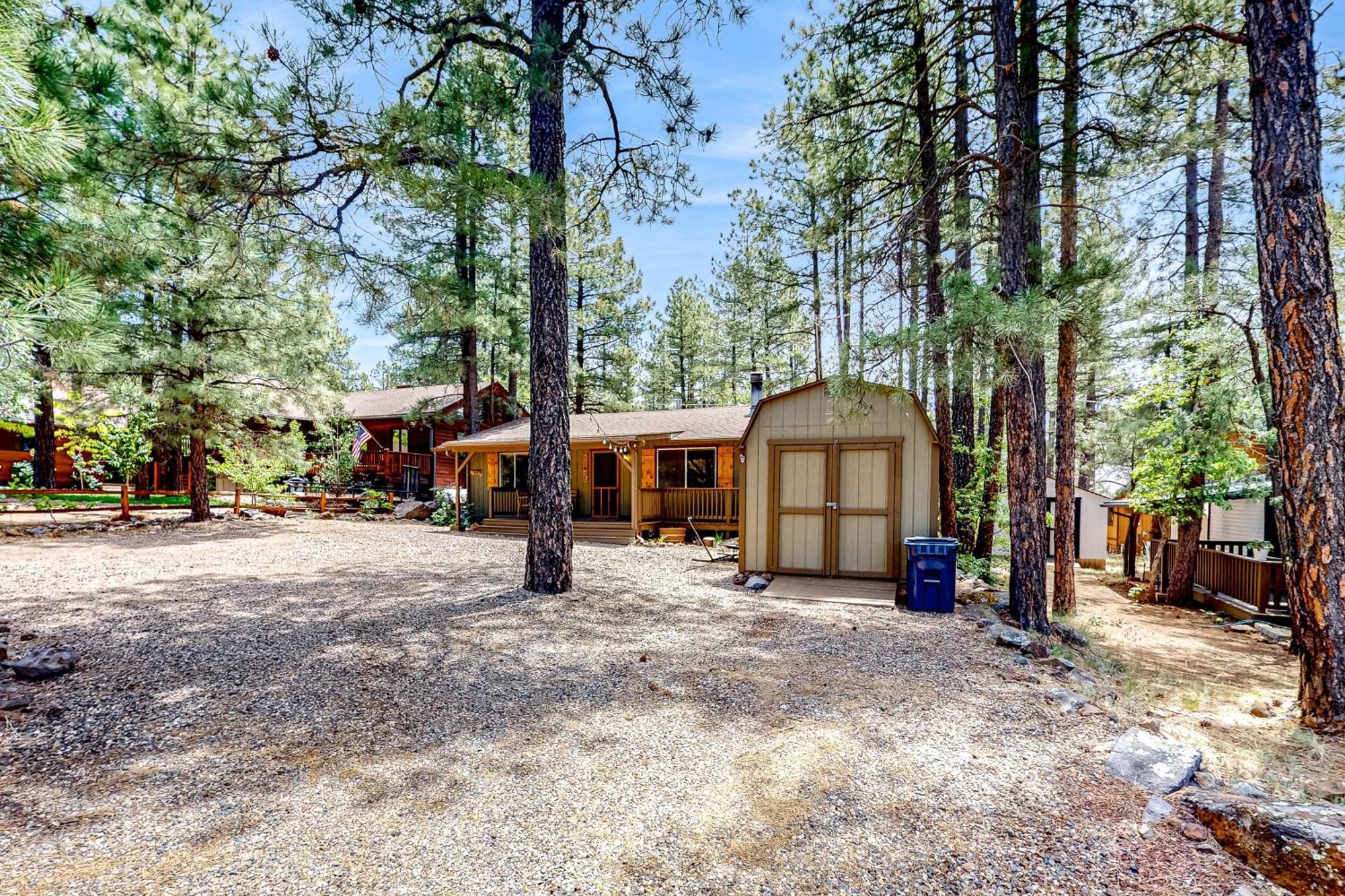 The Cozy Green Cabin Villa Munds Park Exterior photo