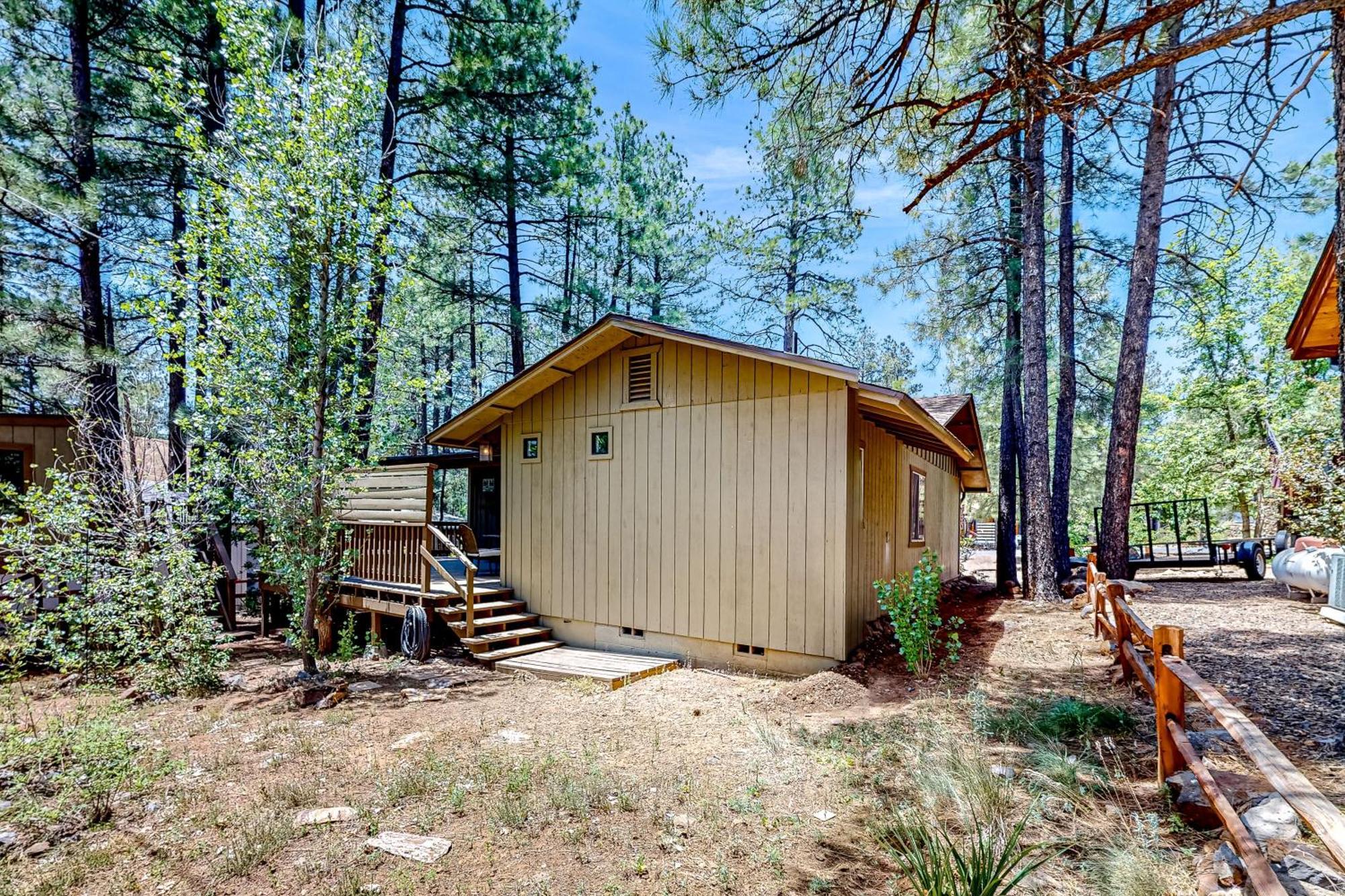 The Cozy Green Cabin Villa Munds Park Exterior photo